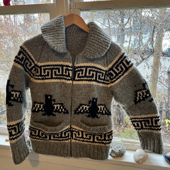 Hand knitted, handmade eagle, Cowichan wool sweater - Picture 2 of 2